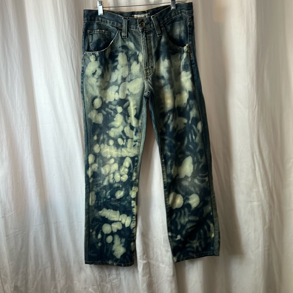 American Rag Cie Bleach Out Jeans